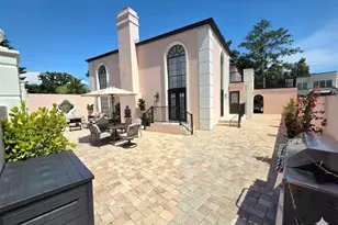 411 72nd St S, Saint Petersburg, FL 33707 - Photo 7