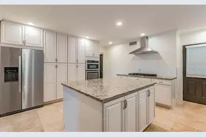 411 72nd Street S, Saint Petersburg, FL 33707 - Photo 27
