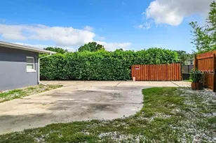 33 S Ortman Dr, Orlando, FL 32805 - Photo 9