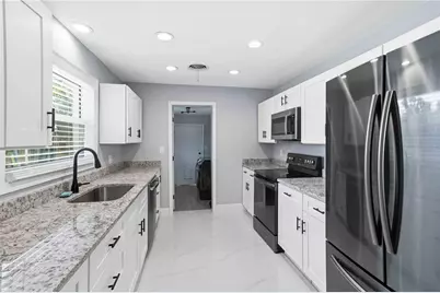 4001 Arkansas Avenue NE, Saint Petersburg, FL 33703 - Photo 9