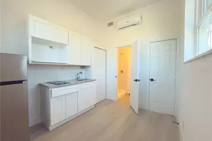 401 E Columbus Dr, Tampa, FL 33602 - Photo 3