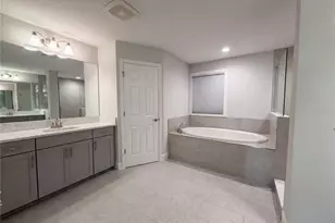 13176 Twin Bridges Dr, Riverview, FL 33579 - Photo 11