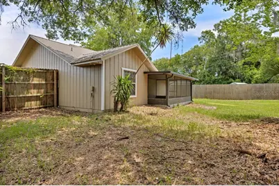 6109 W 1st Manor, Palatka, FL 32177 - Photo 29