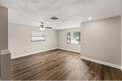 4041 53rd Avenue N, Saint Petersburg, FL 33714 - Photo 3