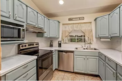 17249 Holly Court, Umatilla, FL 32784 - Photo 9