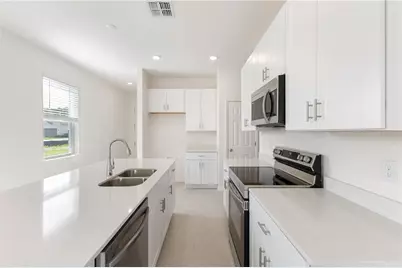 9129 Wildlight Trail, Wildwood, FL 34785 - Photo 5