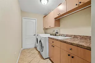 13387 Newcastle Ave, Spring Hill, FL 34609 - Photo 31