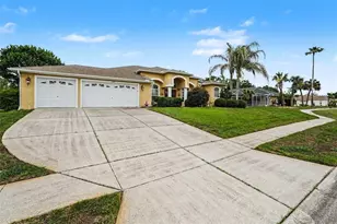 13387 Newcastle Ave, Spring Hill, FL 34609 - Photo 3