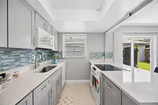 536 Hibiscus Way, Orlando, FL 32807 - Photo 5