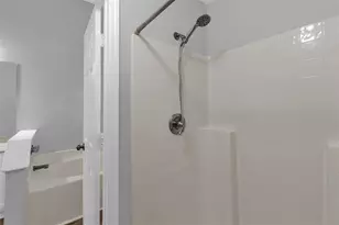 4438 Stonemeadow Dr, Orlando, FL 32826 - Photo 9