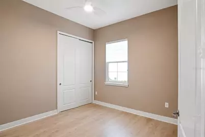 5027 E Fountainwood Drive, Saint Cloud, FL 34772 - Photo 9