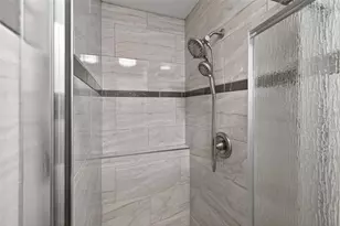 825 46th St N, Saint Petersburg, FL 33713 - Photo 11