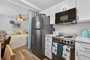825 46th St N, Saint Petersburg, FL 33713 - Photo 5