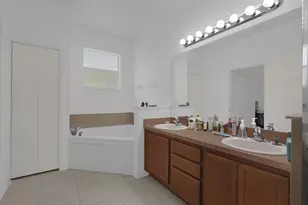 3940 Heathcote Dr, Orlando, FL 32829 - Photo 13