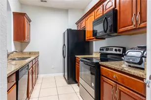 2484 San Tecla St, Orlando, FL 32835 - Photo 9