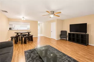 602 St Henry Dr, Brandon, FL 33511 - Photo 3