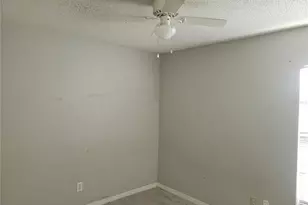 1142 Bluegrass Dr, Groveland, FL 34736 - Photo 9