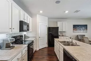 5946 Churchill Square Way, Groveland, FL 34736 - Photo 13