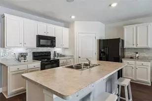 5946 Churchill Square Way, Groveland, FL 34736 - Photo 11