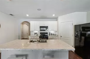 5946 Churchill Square Way, Groveland, FL 34736 - Photo 9