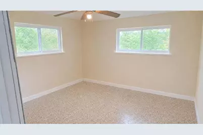 6631 Rosati Lane S, Saint Petersburg, FL 33707 - Photo 7