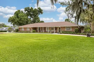 900 N Citrus Ave, Howey in the Hills, FL 34737 - Photo 1