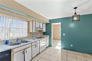 553 Mellowood Ave, Orlando, FL 32825 - Photo 11