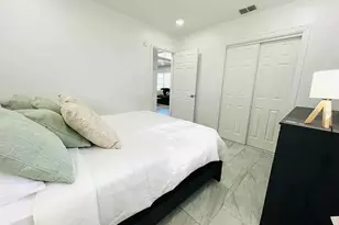1169 Drew St, Clearwater, FL 33755 - Photo 9