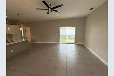 105 Zinnia Lane W, Kissimmee, FL 34759 - Photo 5
