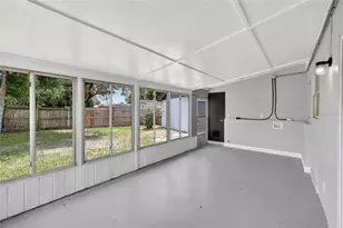923 Henderson St, Deltona, FL 32725 - Photo 25