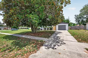 923 Henderson St, Deltona, FL 32725 - Photo 3