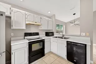 2674 Newbolt Dr, Orlando, FL 32817 - Photo 11