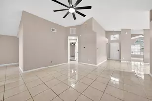 2674 Newbolt Dr, Orlando, FL 32817 - Photo 5