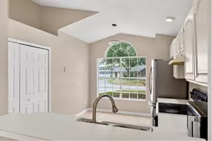 2674 Newbolt Dr, Orlando, FL 32817 - Photo 3