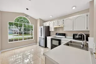 2674 Newbolt Dr, Orlando, FL 32817 - Photo 9