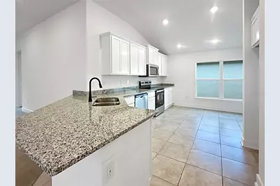 7648 Bent Tree Loop, Saint Cloud, FL 34771 - Photo 5