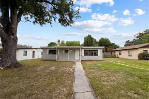 917 Golden Rule Ct N, Lakeland, FL 33803 - Photo 1