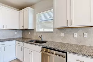 1539 Aspen Ave, Davenport, FL 33837 - Photo 9