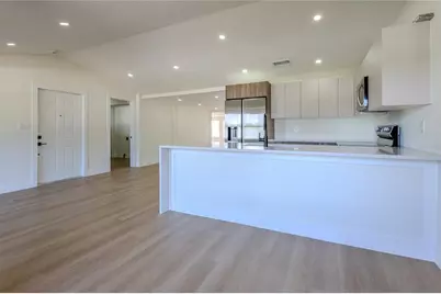 4502 S Grady Avenue, Tampa, FL 33611 - Photo 3