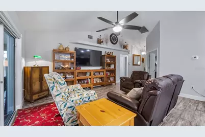 406 S Palm Avenue, Howey in the Hills, FL 34737 - Photo 7