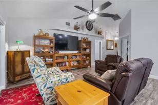 406 S Palm Ave, Howey in the Hills, FL 34737 - Photo 7