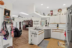 1827 W Nicole Dr, Lecanto, FL 34461 - Photo 11