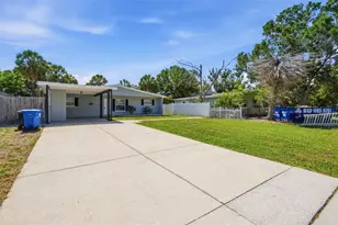 3934 Helena St NE, Saint Petersburg, FL 33703 - Photo 3