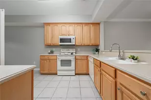 9417 Myrtle Creek Ln, Orlando, FL 32832 - Photo 13