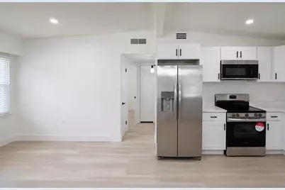 9001 82nd Street, Seminole, FL 33777 - Photo 5