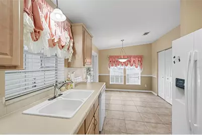 37536 Gill Avenue, Zephyrhills, FL 33541 - Photo 11