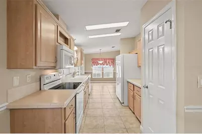 37536 Gill Avenue, Zephyrhills, FL 33541 - Photo 9