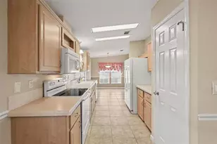 37536 Gill Ave, Zephyrhills, FL 33541 - Photo 9