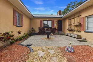 32805 Lake Eustis Dr, Tavares, FL 32778 - Photo 3