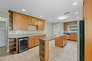 28042 Lois Dr, Tavares, FL 32778 - Photo 11